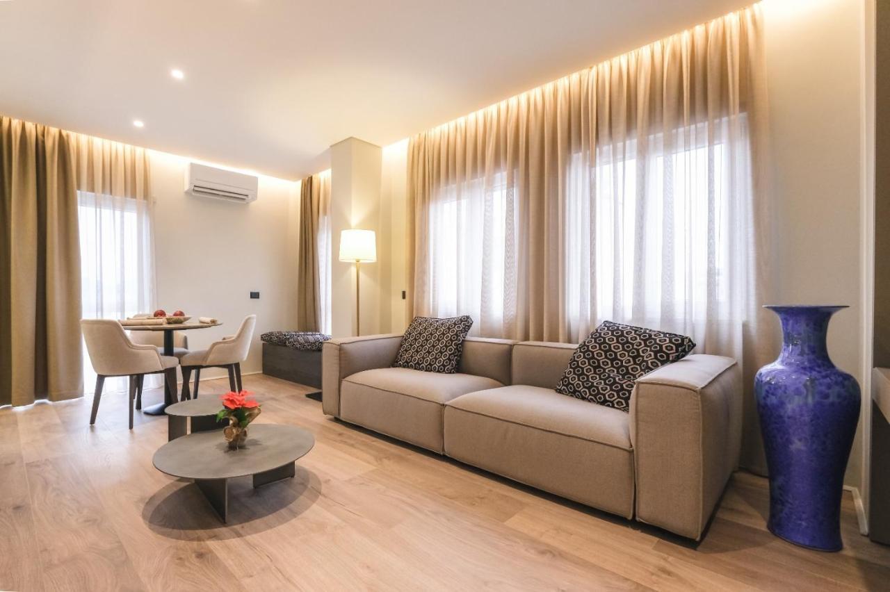 Two Steps Apartments Тирана Экстерьер фото