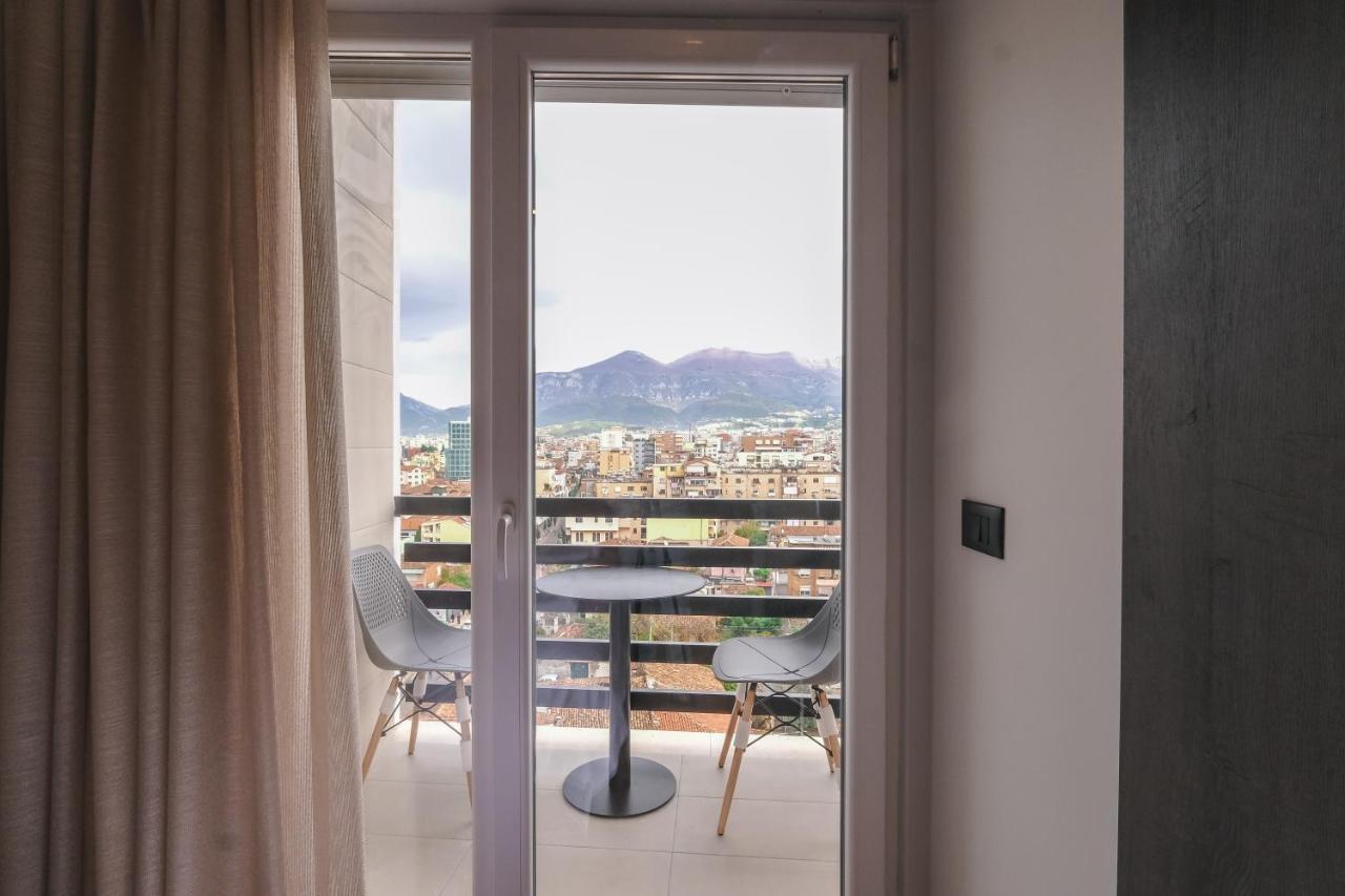 Two Steps Apartments Тирана Экстерьер фото