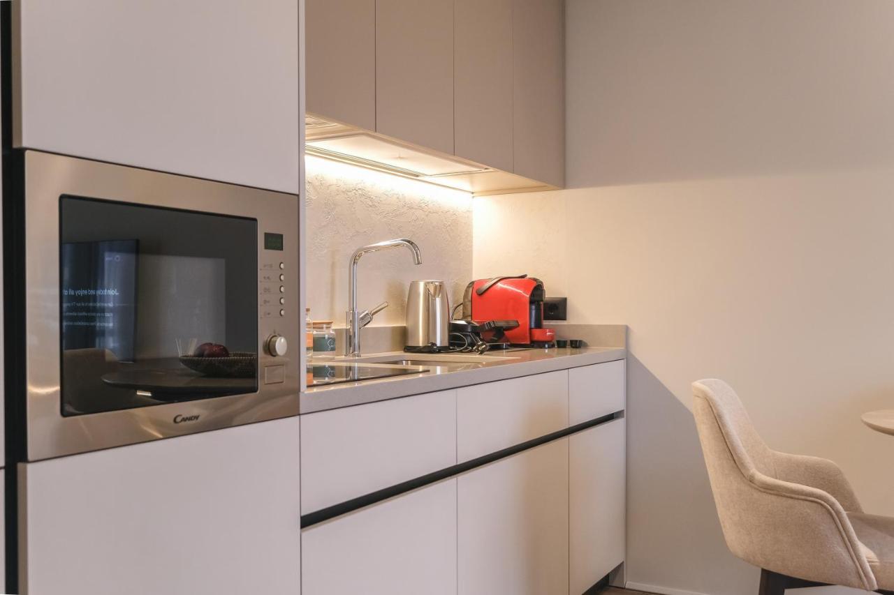 Two Steps Apartments Тирана Экстерьер фото