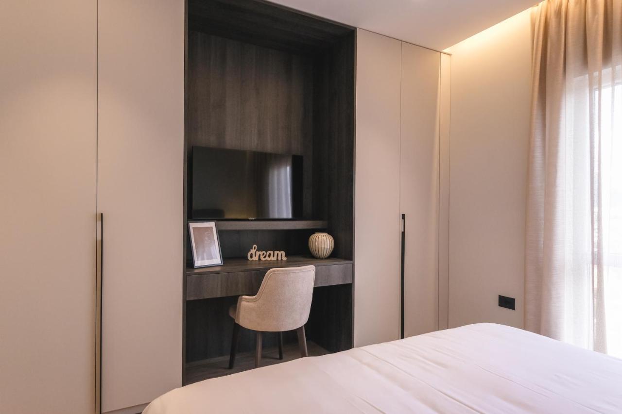 Two Steps Apartments Тирана Экстерьер фото