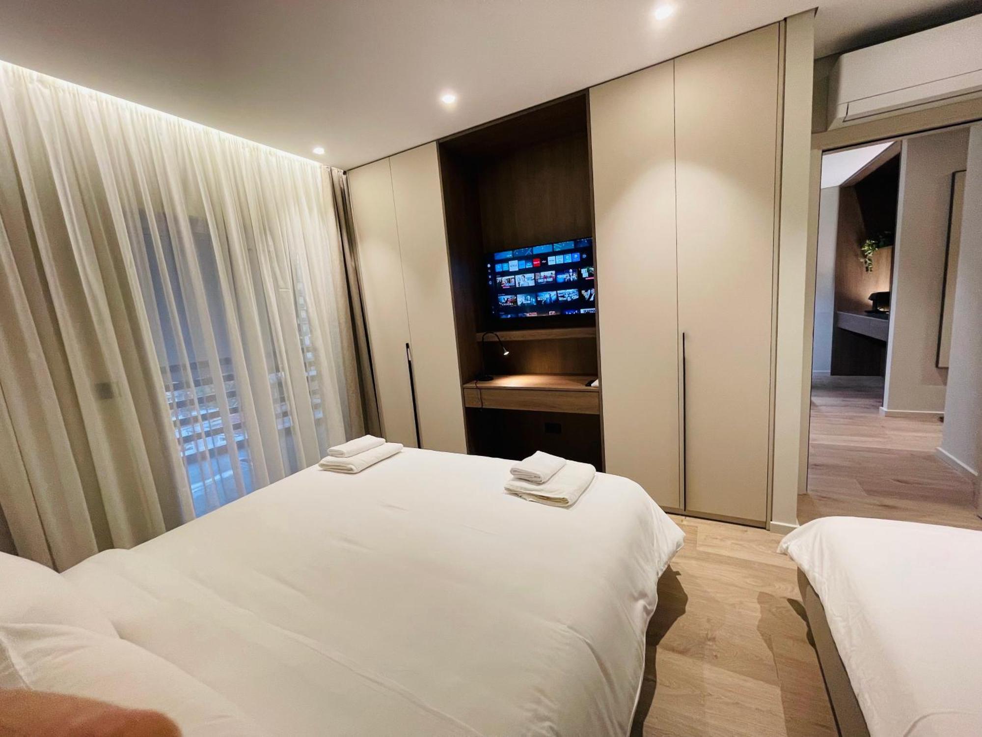 Two Steps Apartments Тирана Экстерьер фото