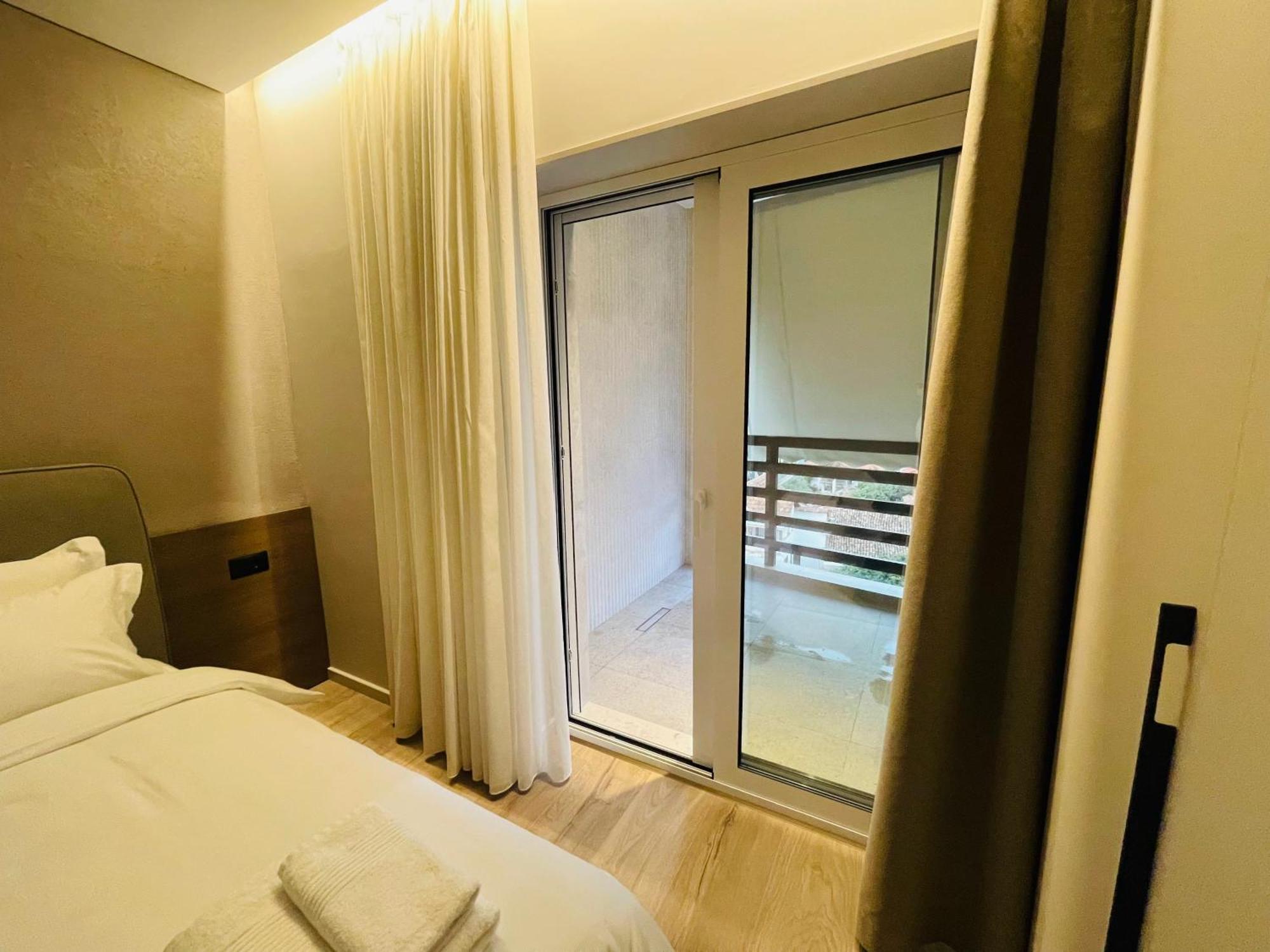 Two Steps Apartments Тирана Экстерьер фото
