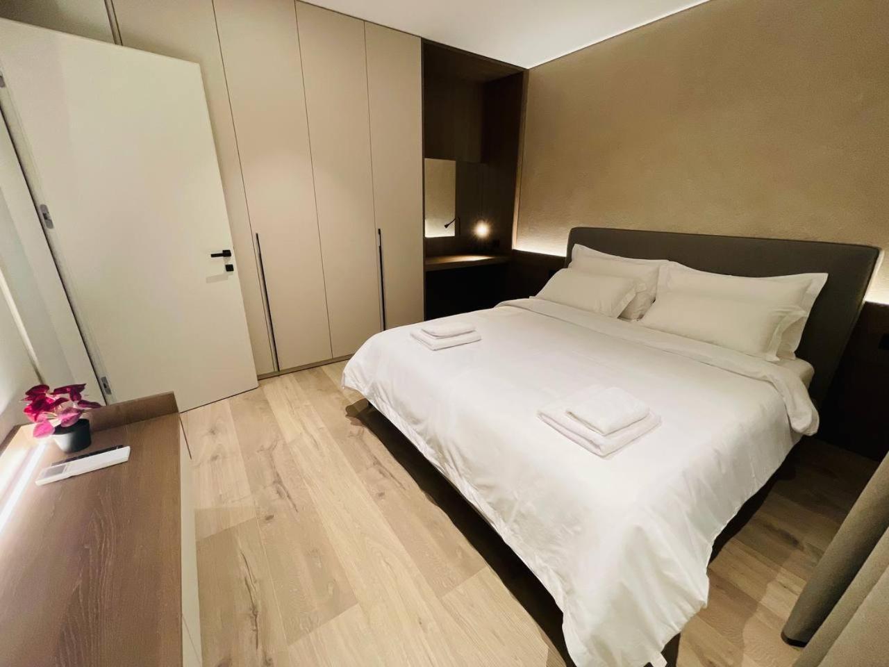 Two Steps Apartments Тирана Экстерьер фото